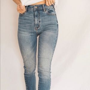 Carly Jean Landon Skinny Jeans 11
